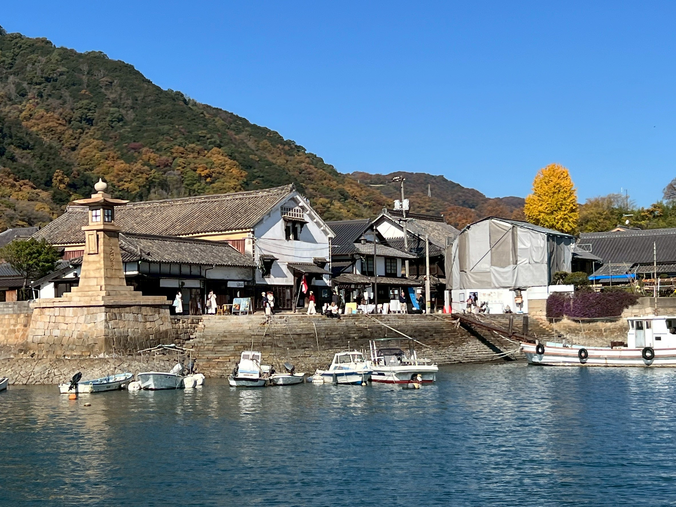 海から見える絶景「阿伏兎観音」クルーズ！　春を告げる鞆町並みひなまつり！